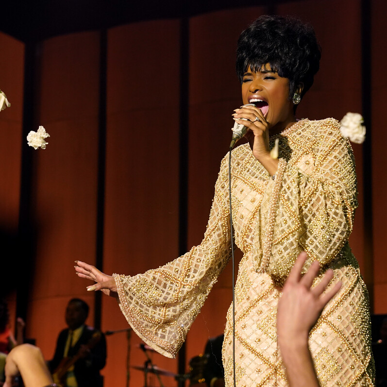 Jennifer Hudson as Aretha Franklin on stage performing in the film 'Respect'